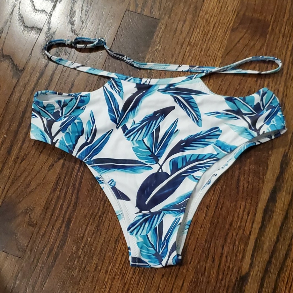Cupshe high waisted bikini bottom leaf
